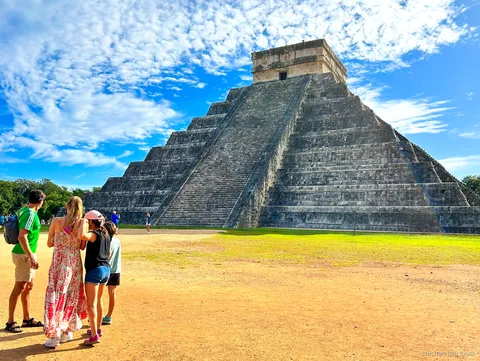 Piramide di Kukulcan vista con il biglietto salta fila per Chichen Itza